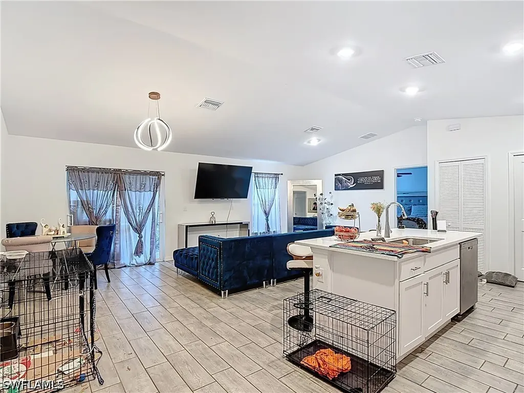 4102 4th Street SW Lehigh Acres FL 33976