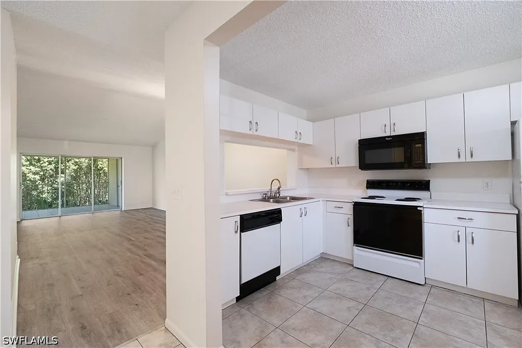 7791 Esmeralda Way Naples FL 34109