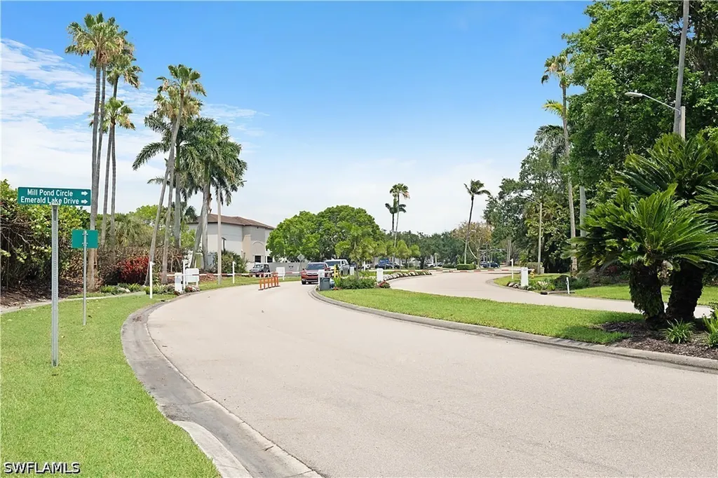 7791 Esmeralda Way Naples FL 34109