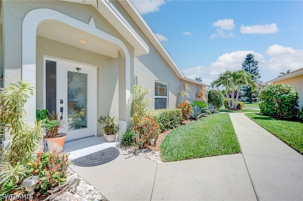 5754 Greenwood Circle Naples FL 34112