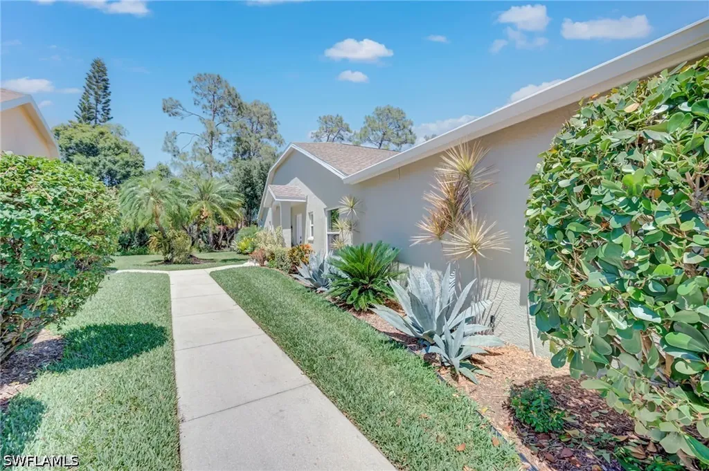 5754 Greenwood Circle Naples FL 34112