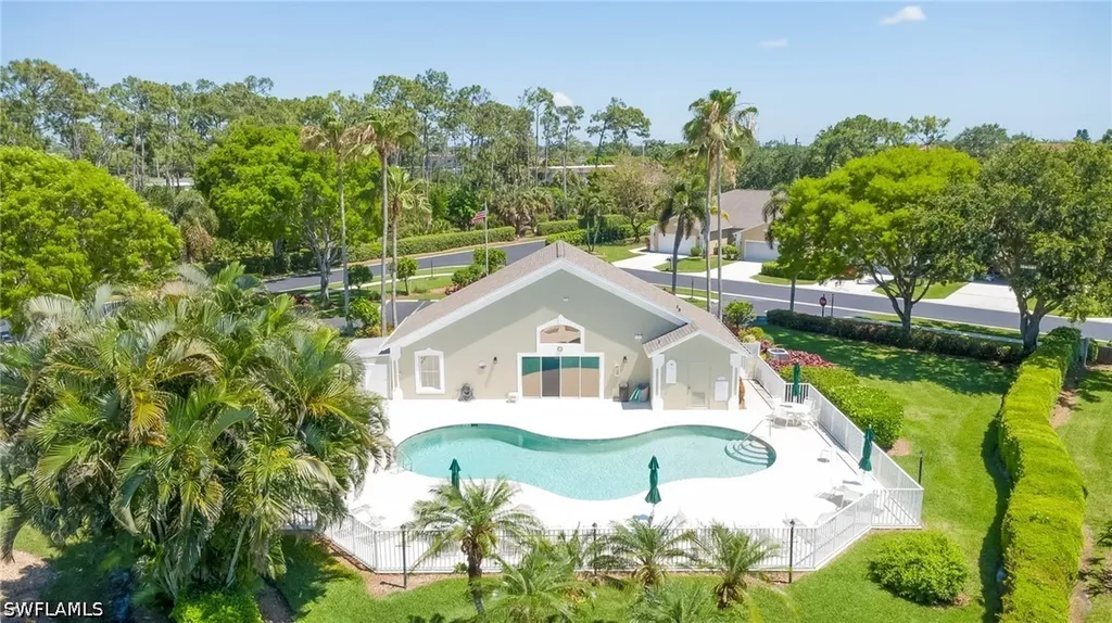 5754 Greenwood Circle Naples FL 34112