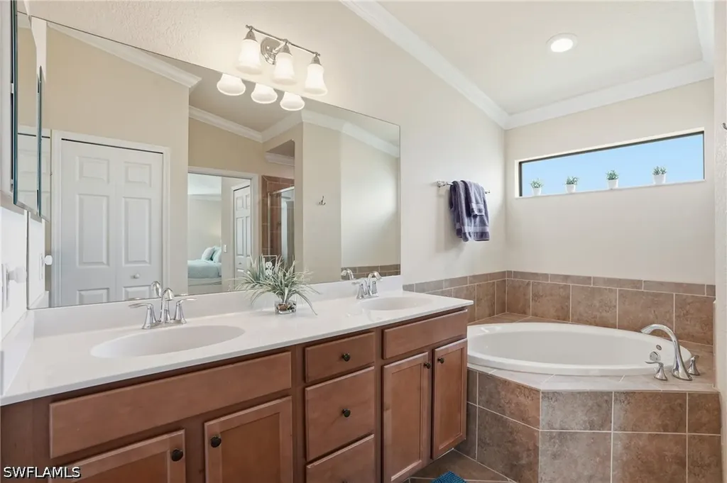 9528 Avellino Way Naples FL 34113