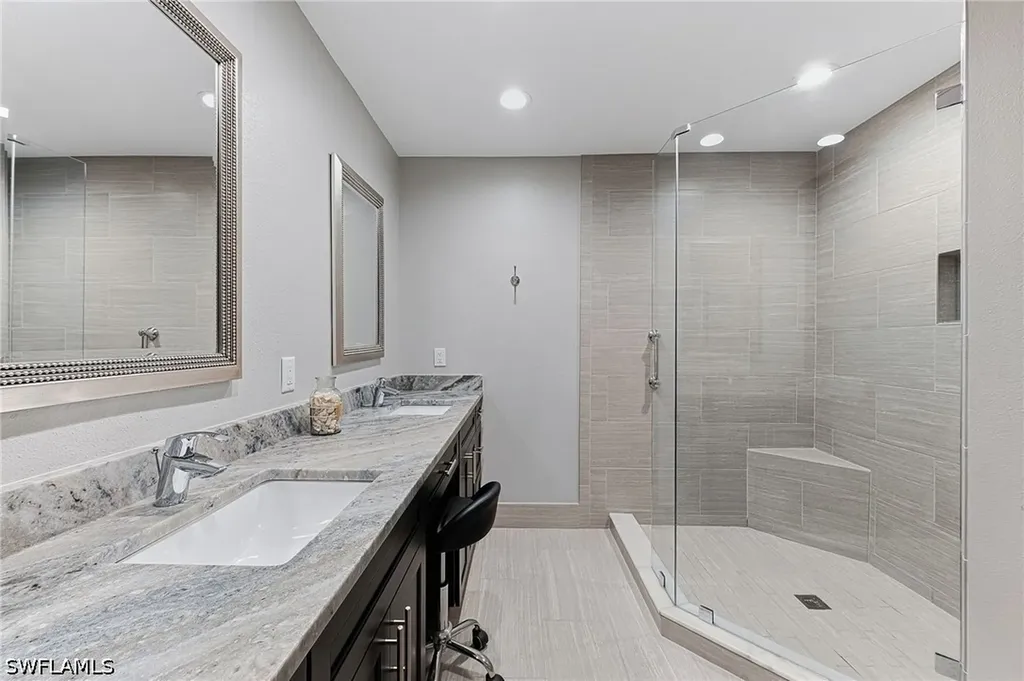 6835 Huntington Lakes Circle Naples FL 34119