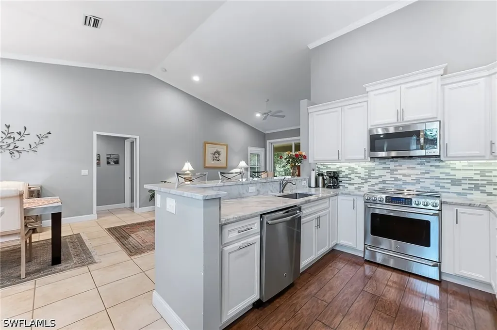 6835 Huntington Lakes Circle Naples FL 34119