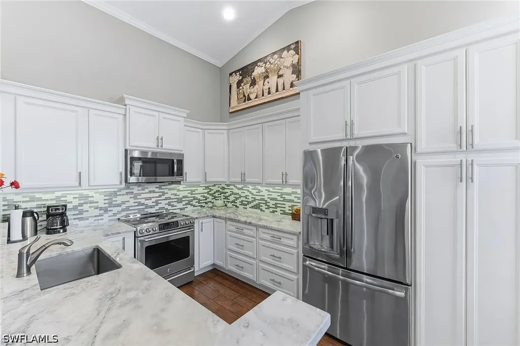 6835 Huntington Lakes Circle Naples FL 34119
