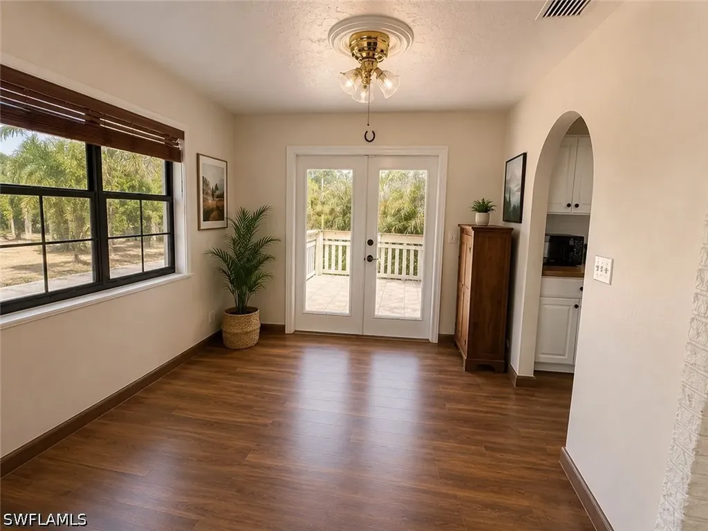 1825 Washburn Avenue Naples FL 34117
