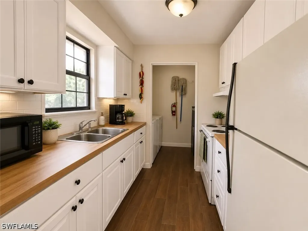 1825 Washburn Avenue Naples FL 34117