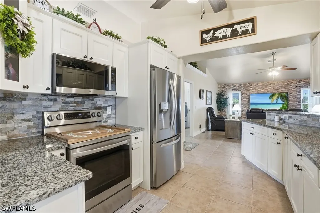 2823 NW Juanita Place Cape Coral FL 33993