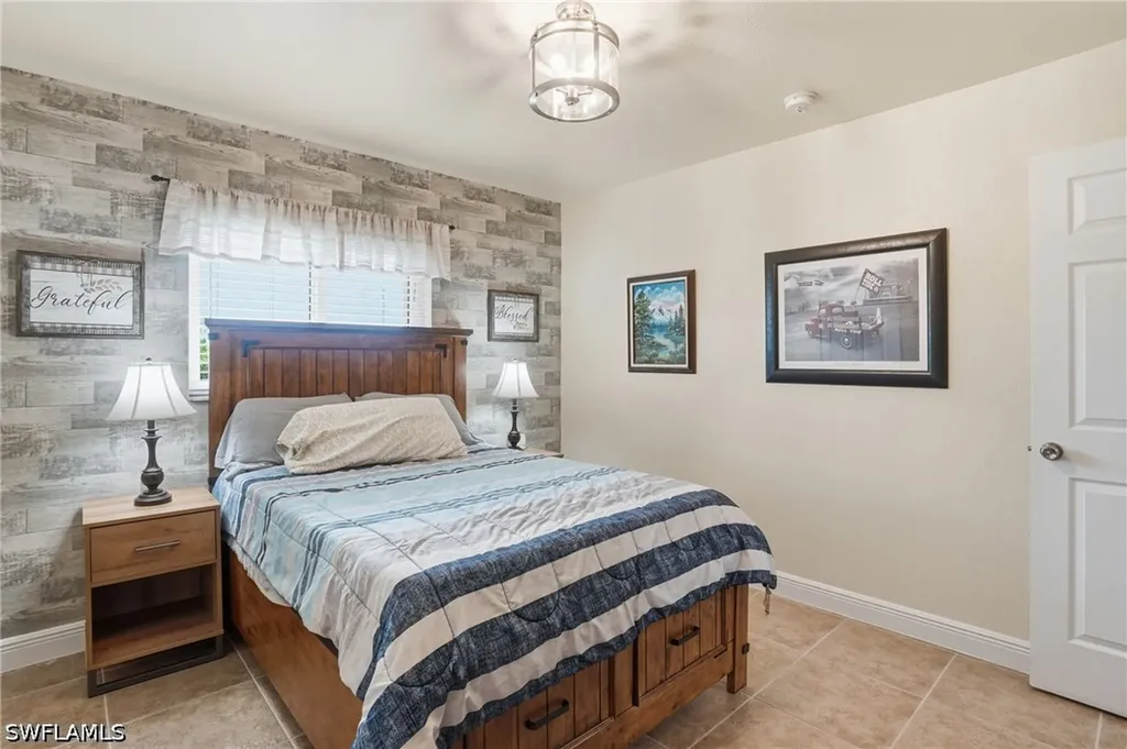 2823 NW Juanita Place Cape Coral FL 33993
