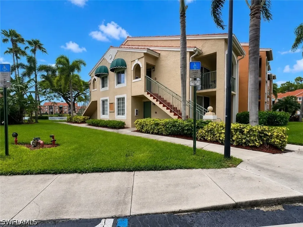 1265 Wildwood Lakes Boulevard Naples FL 34104