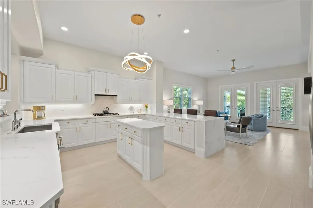 Naples FL, 2886 Castillo Court, Unit 103