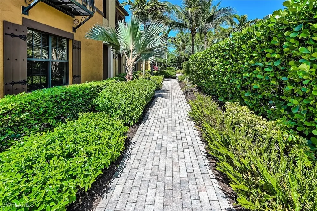 8949 Malibu Street Naples FL 34113