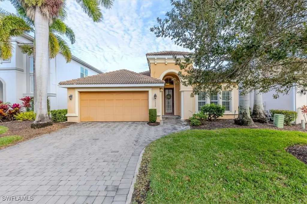 1674 Serrano Circle Naples FL 34105