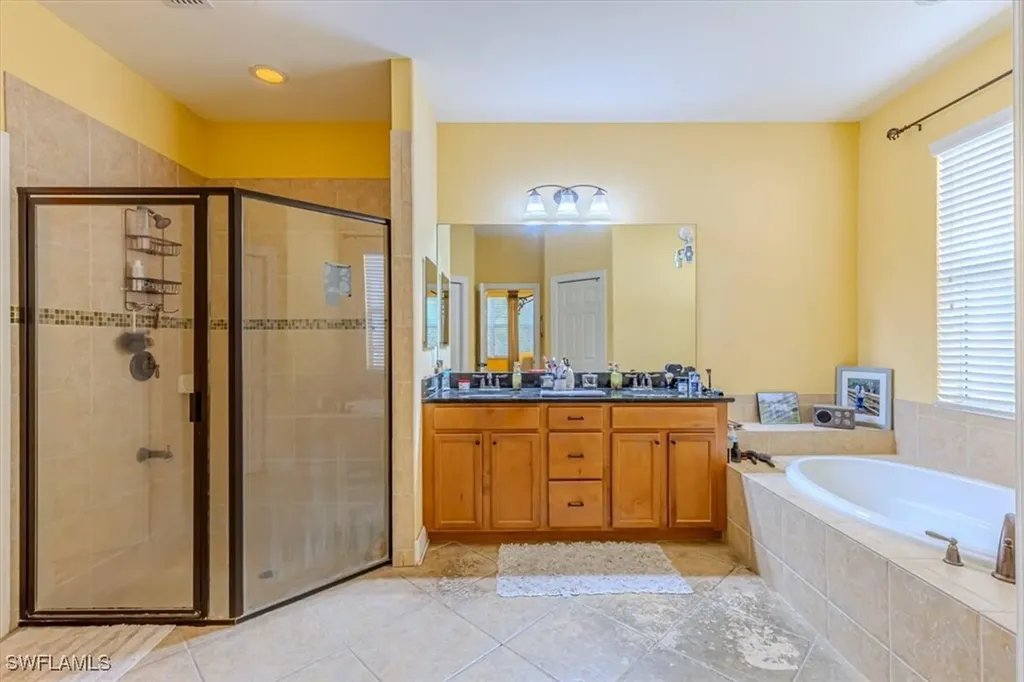 1674 Serrano Circle Naples FL 34105
