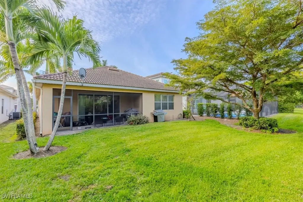 1674 Serrano Circle Naples FL 34105