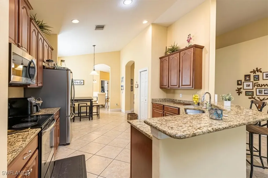 1674 Serrano Circle Naples FL 34105