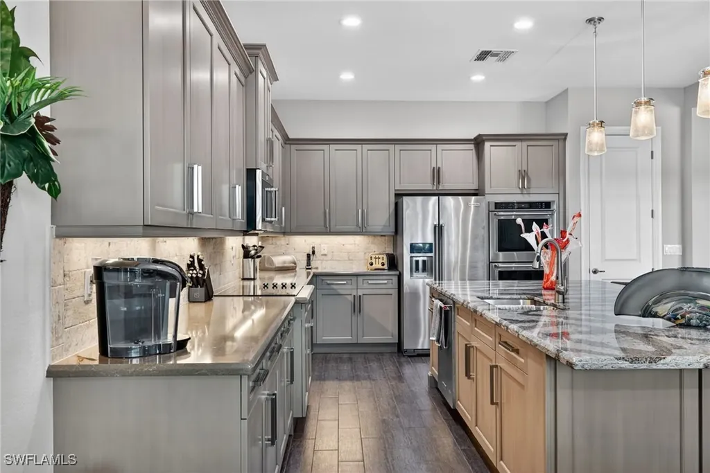 9453 Greenleigh Court Naples FL 34120