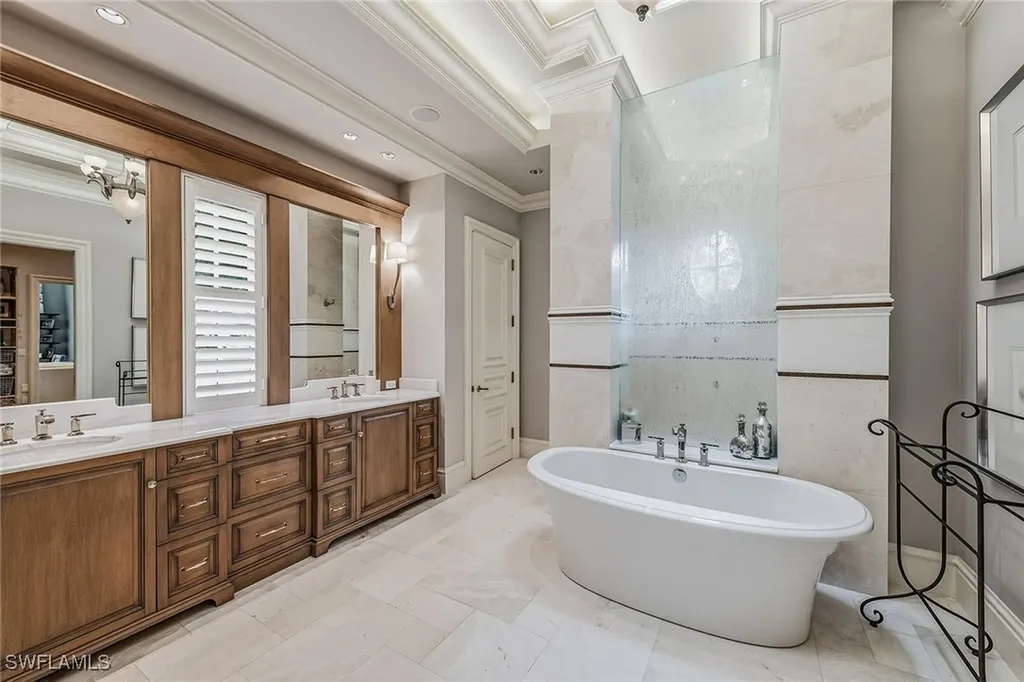 9960 Brassie Bend Naples FL 34108