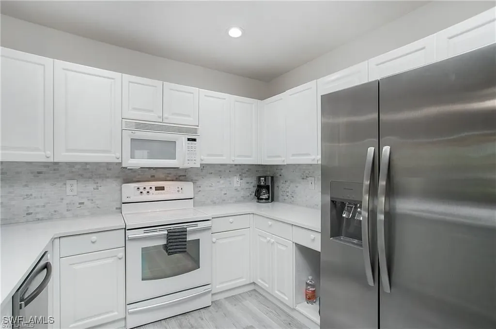 700 Diamond Circle Naples FL 34110