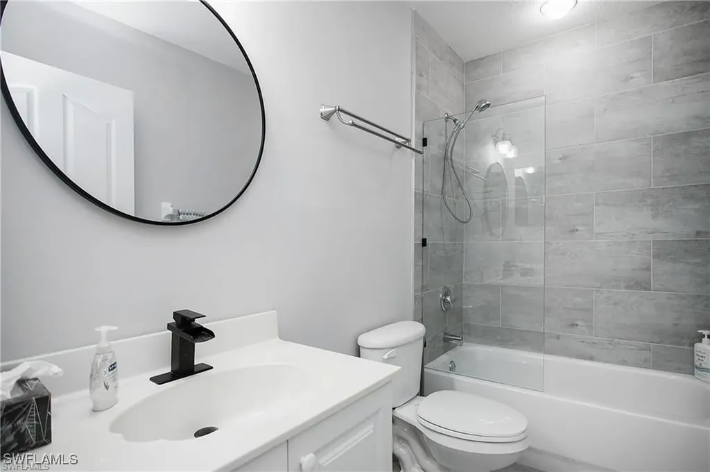 700 Diamond Circle Naples FL 34110