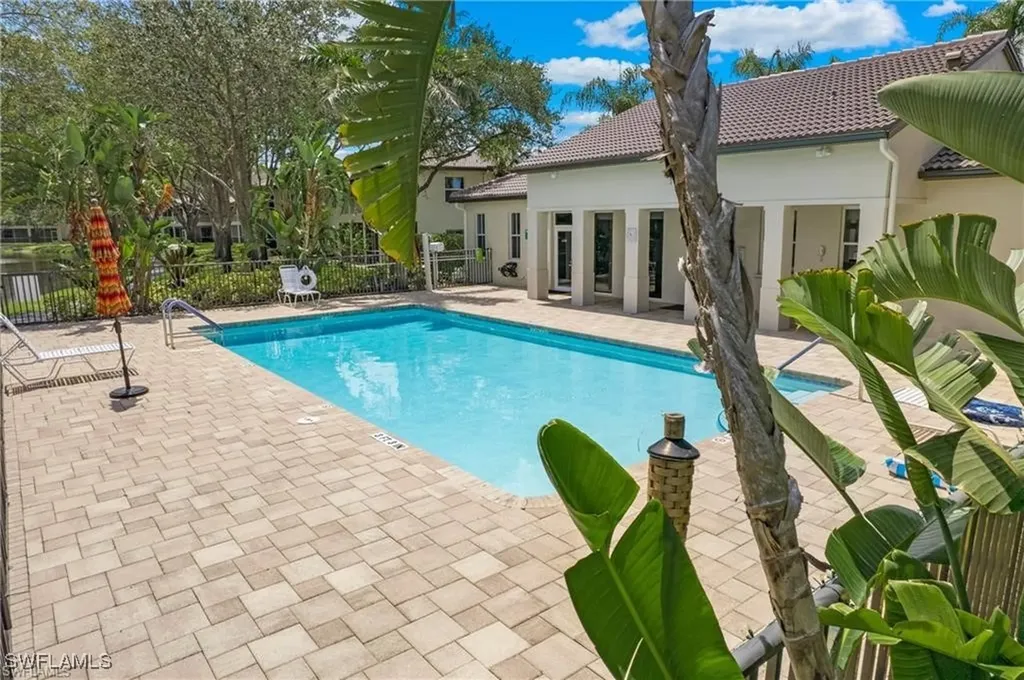 700 Diamond Circle Naples FL 34110