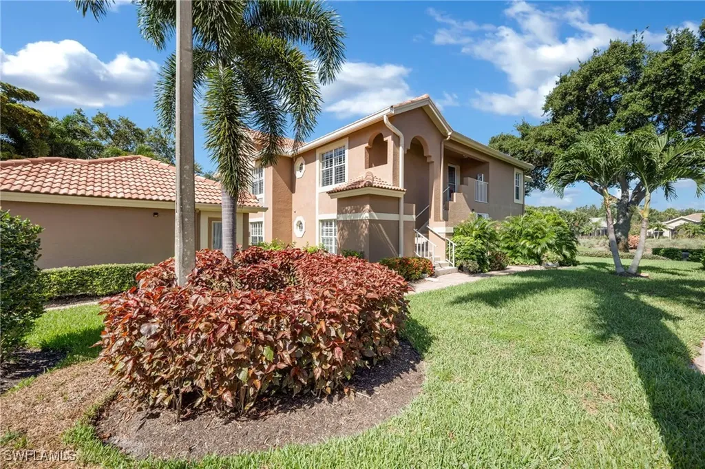 Bonita Springs FL, 13201 Sherburne Circle, Unit 102