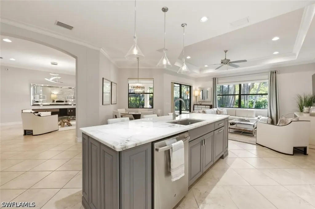 6865 Il Regalo Circle Naples FL 34109