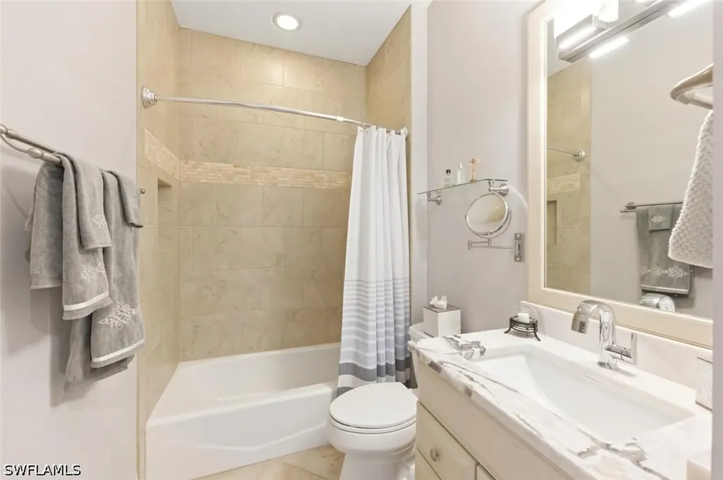 6865 Il Regalo Circle Naples FL 34109