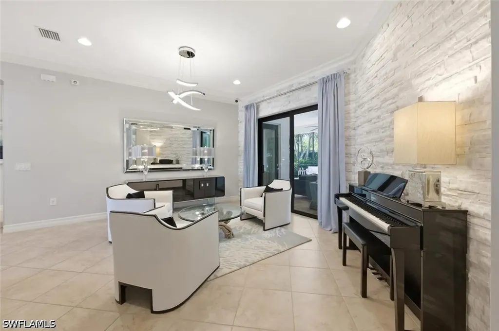 6865 Il Regalo Circle Naples FL 34109