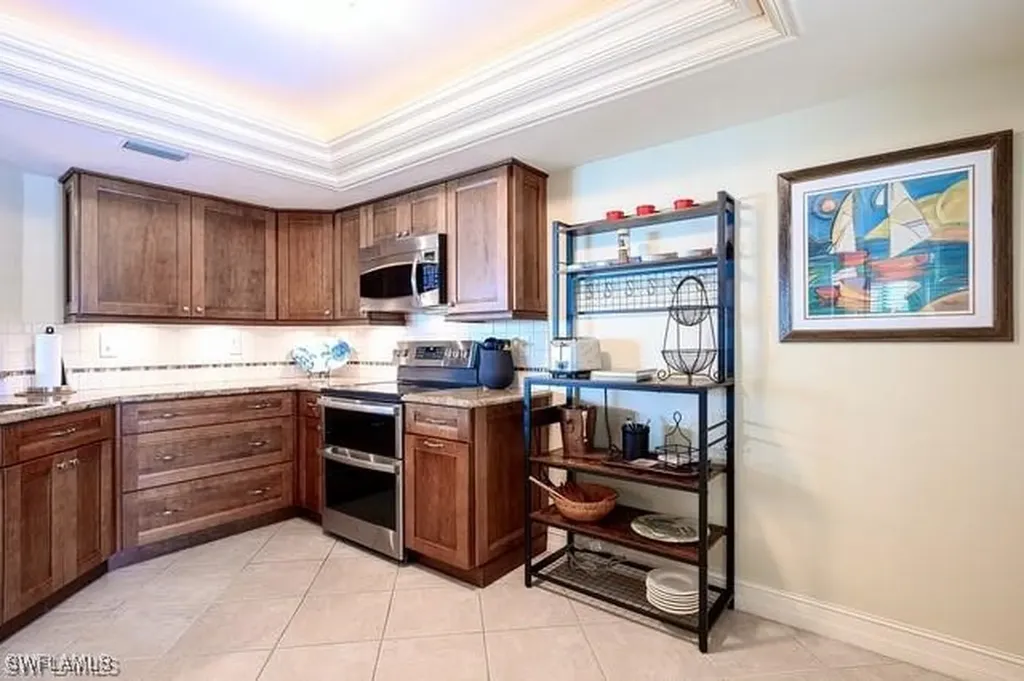 601 Beachwalk Circle Naples FL 34108