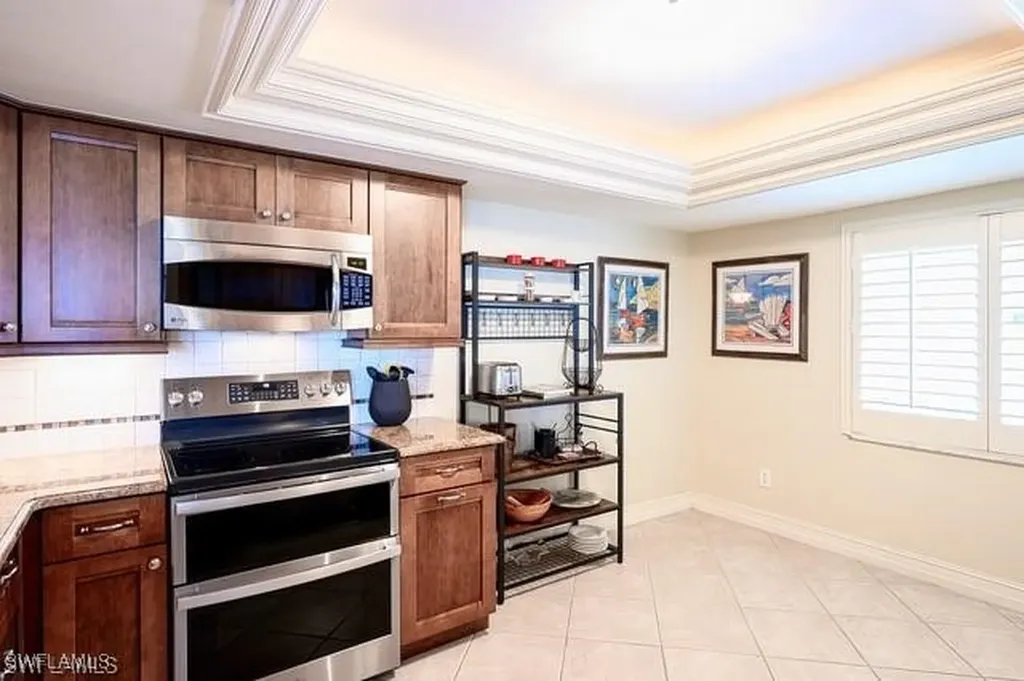 601 Beachwalk Circle Naples FL 34108