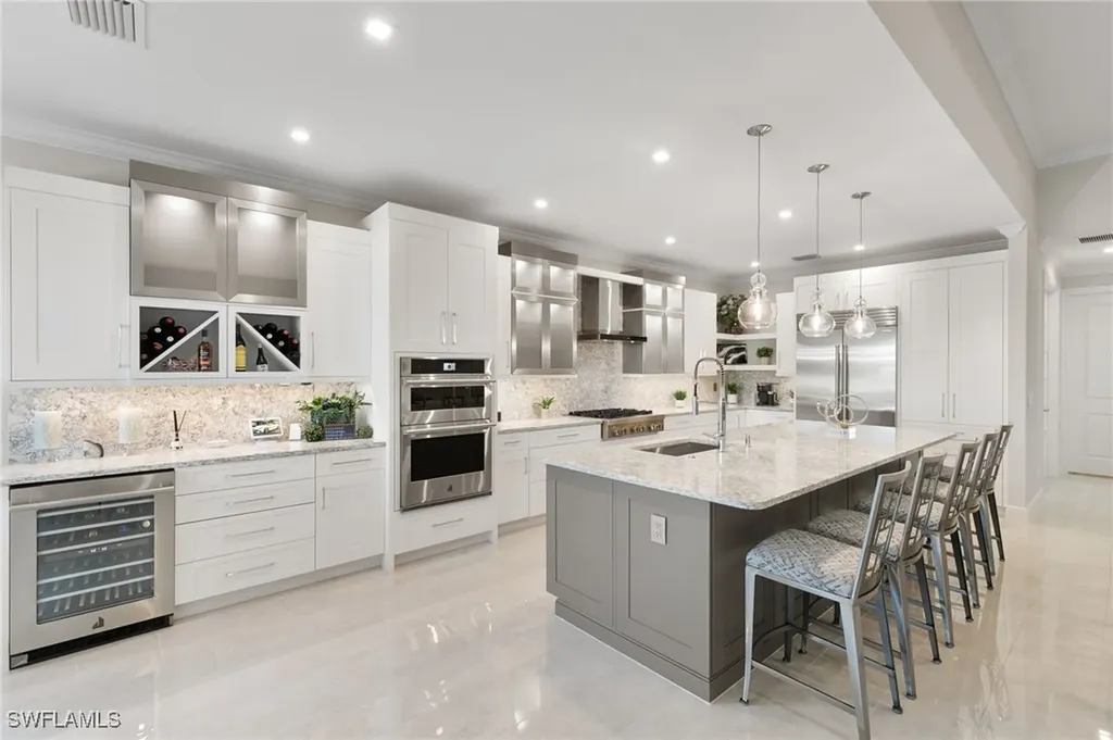 9098 Montserrat Drive Naples FL 34114