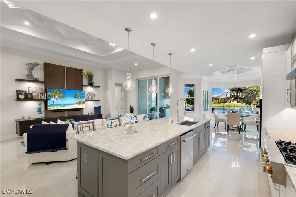 9098 Montserrat Drive Naples FL 34114