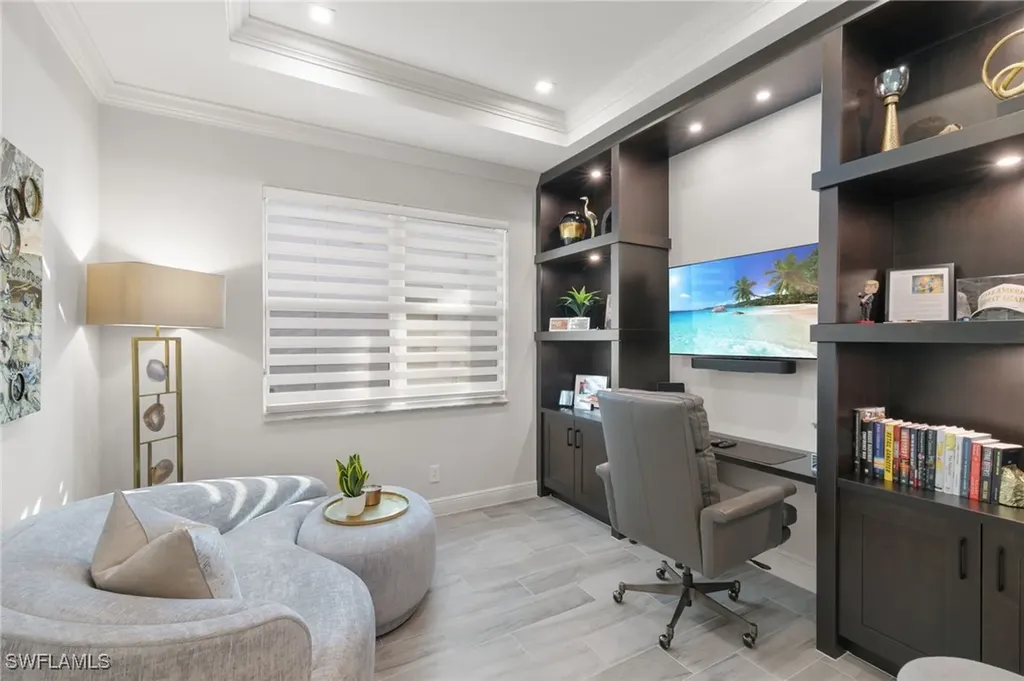 9098 Montserrat Drive Naples FL 34114