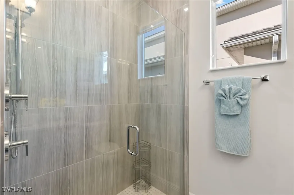 9098 Montserrat Drive Naples FL 34114