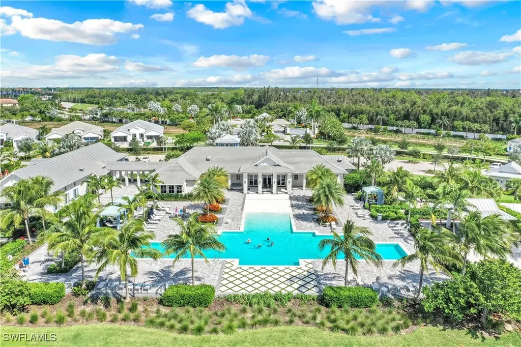 9098 Montserrat Drive Naples FL 34114