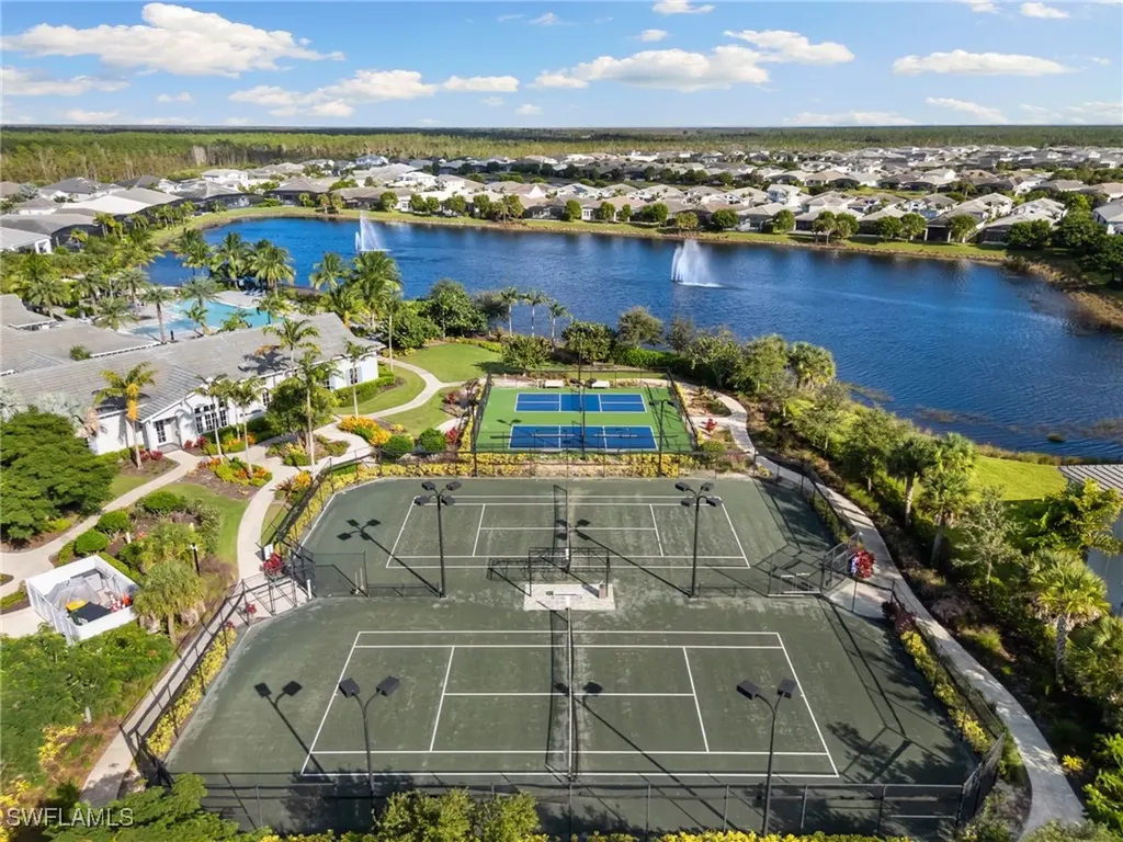 9098 Montserrat Drive Naples FL 34114