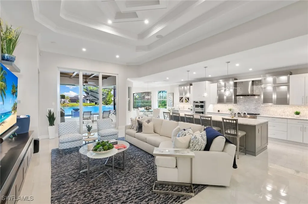 9098 Montserrat Drive Naples FL 34114