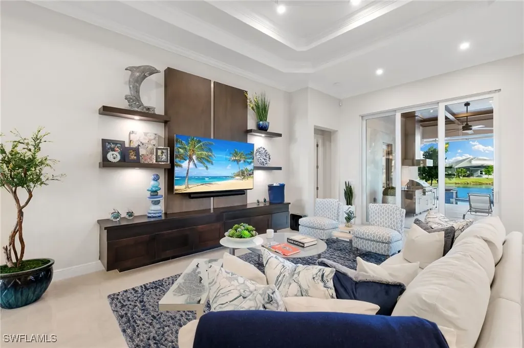 9098 Montserrat Drive Naples FL 34114