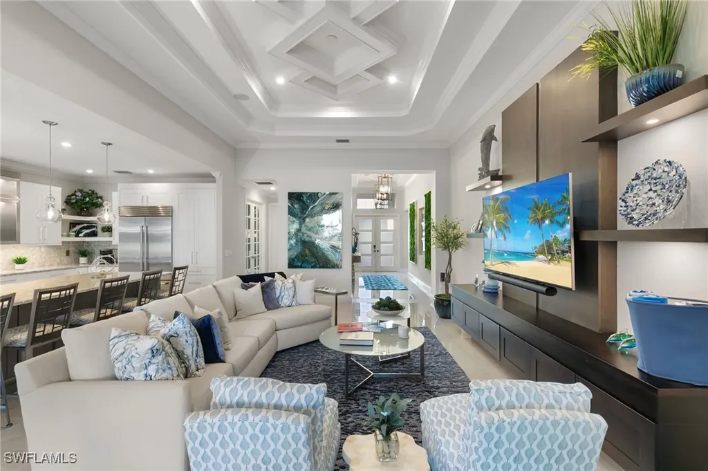 9098 Montserrat Drive Naples FL 34114