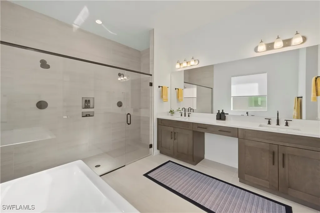 9072 Wisteria Way Naples FL 34114