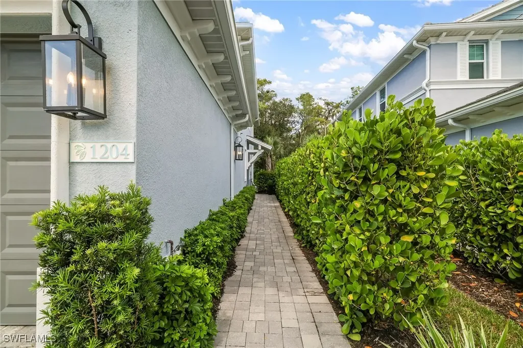 2614 Seychelles Circle Naples FL 34112
