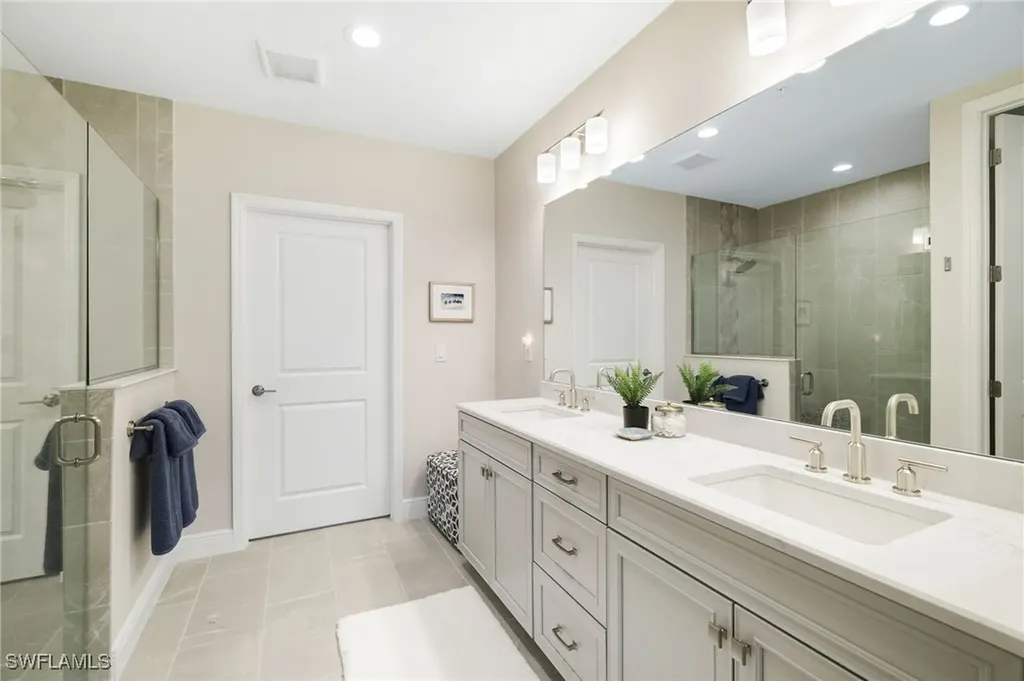 2614 Seychelles Circle Naples FL 34112