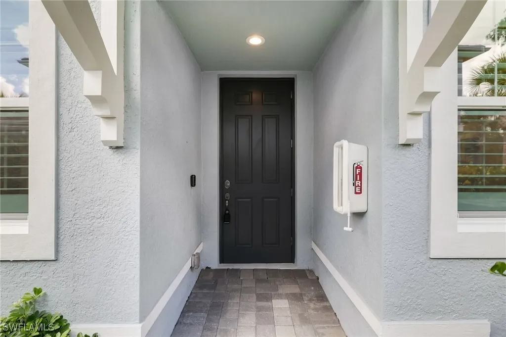 2614 Seychelles Circle Naples FL 34112
