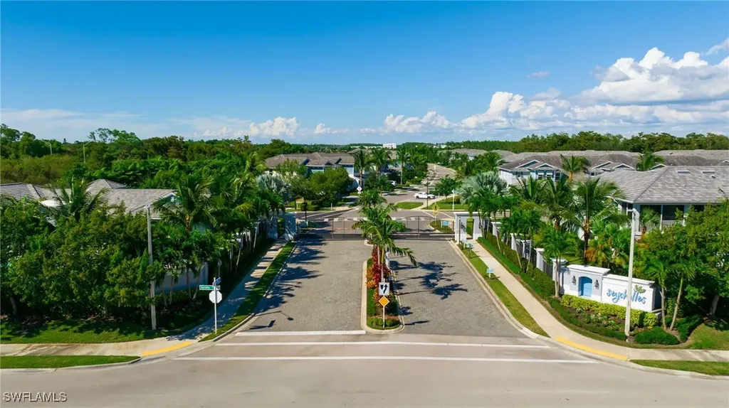 2614 Seychelles Circle Naples FL 34112