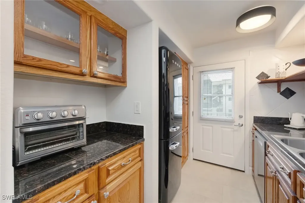 72 7th Street S Naples FL 34102