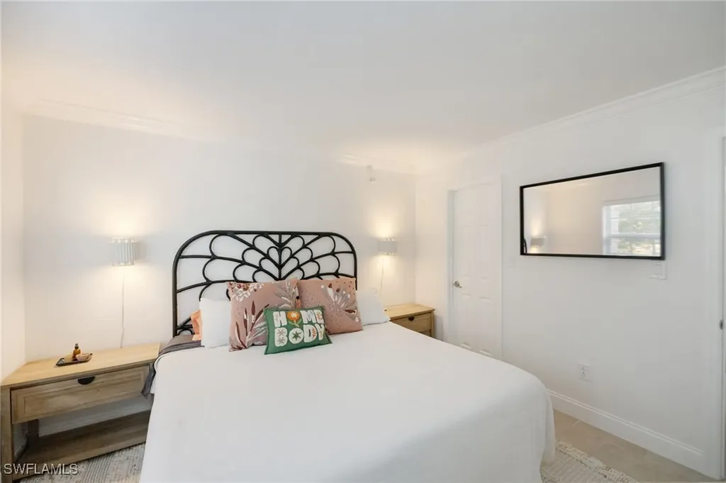 72 7th Street S Naples FL 34102