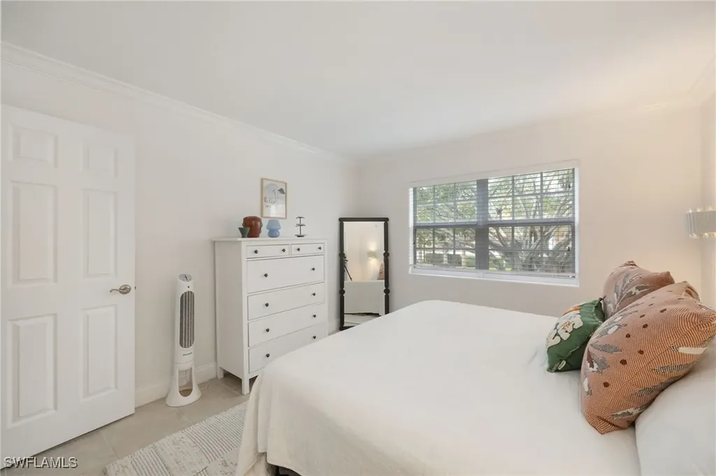 72 7th Street S Naples FL 34102