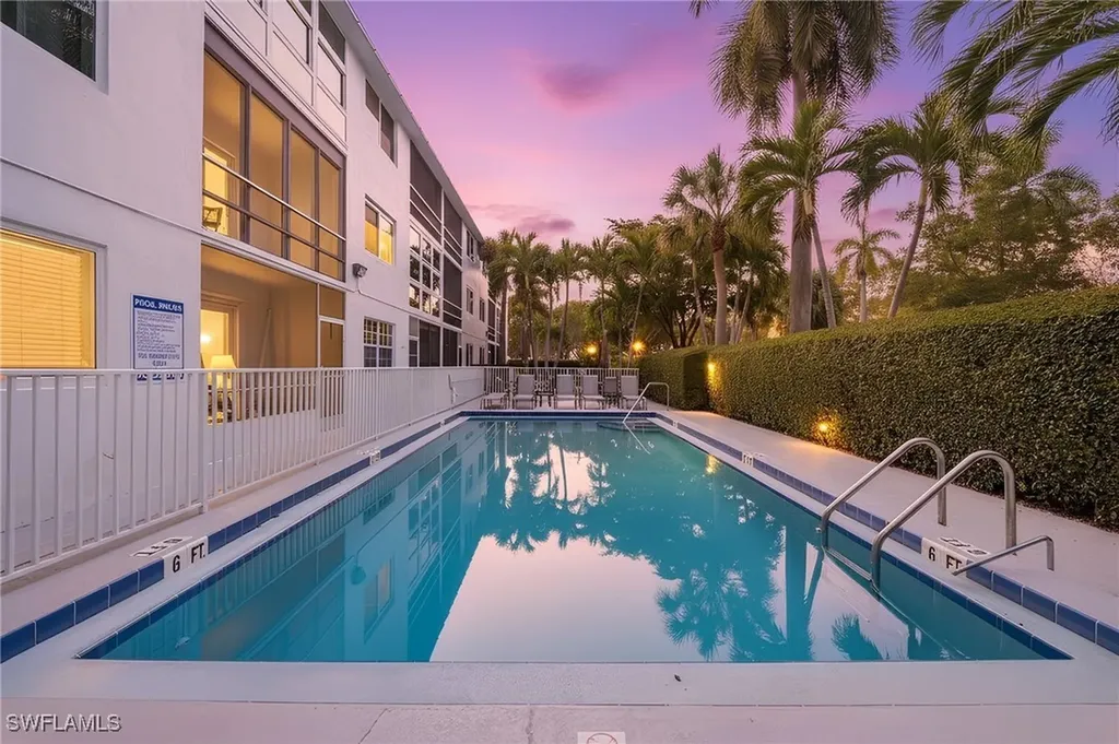 72 7th Street S Naples FL 34102